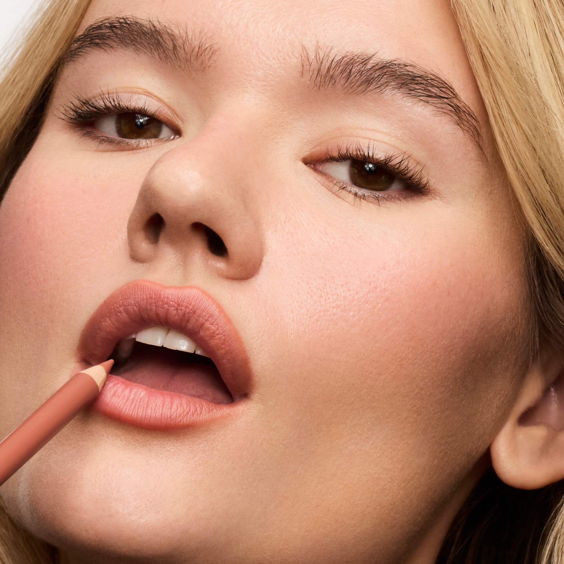 SoftLine Lip Liner Latte